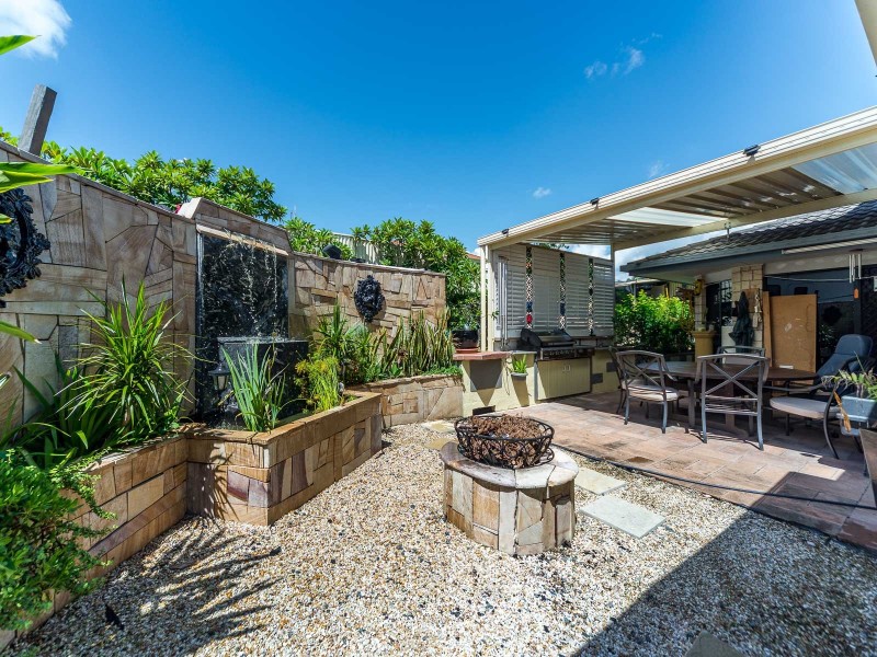25 Tanzen Drive, Arundel QLD 4214