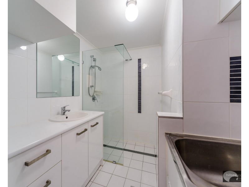 15/13-17 Brown Street, Labrador QLD 4215