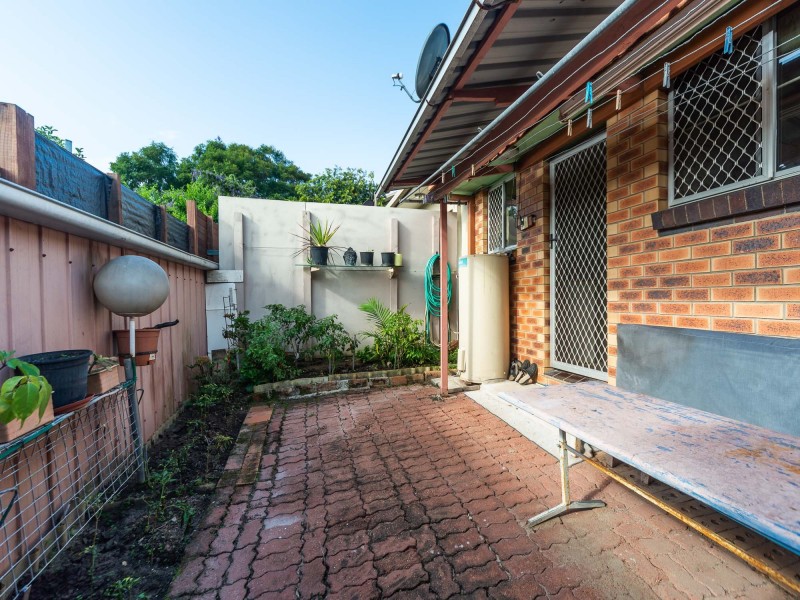 1/37 Terrigal Crescent, Southport QLD 4215