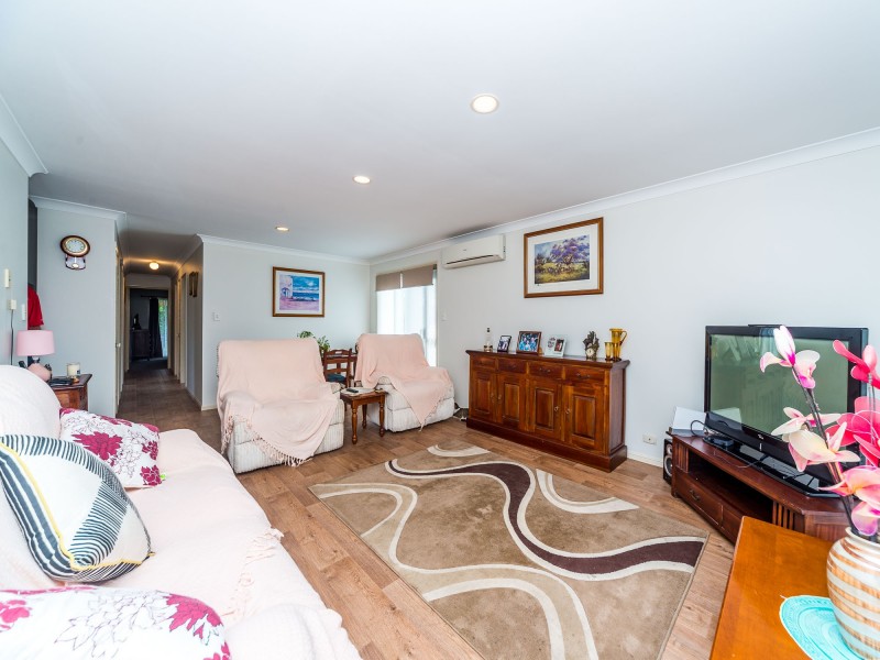 2/16 Annette Court, Labrador QLD 4215