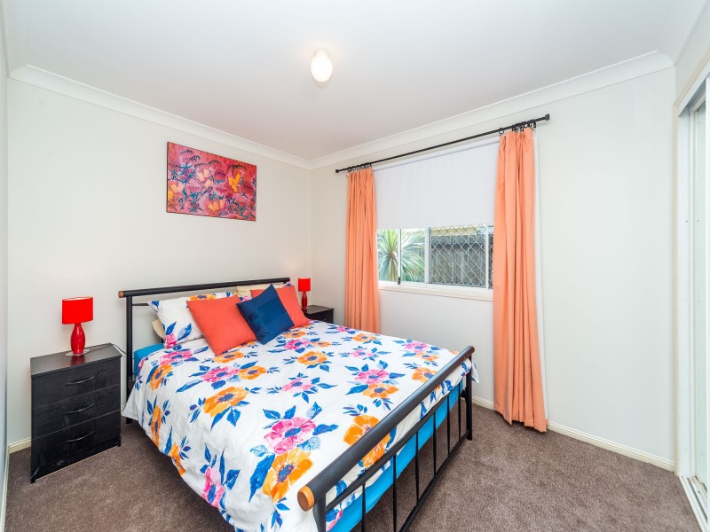 2/16 Annette Court, Labrador QLD 4215