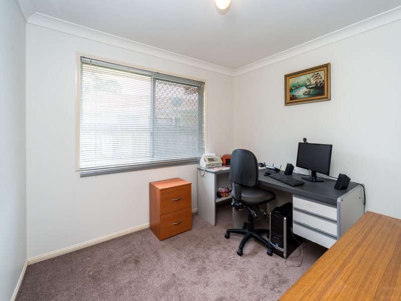 2/16 Annette Court, Labrador QLD 4215