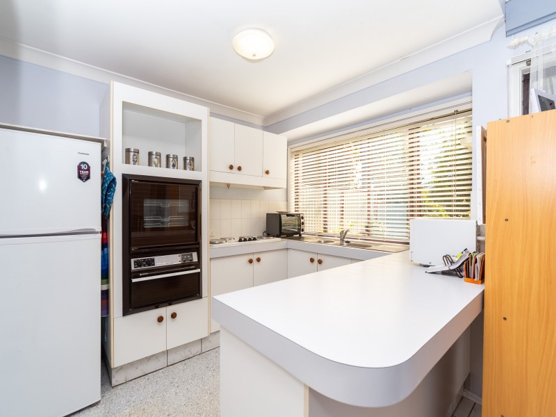 2/7 Ash Court, Arundel QLD 4214