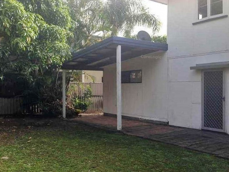 24 Broad Street, Labrador QLD 4215