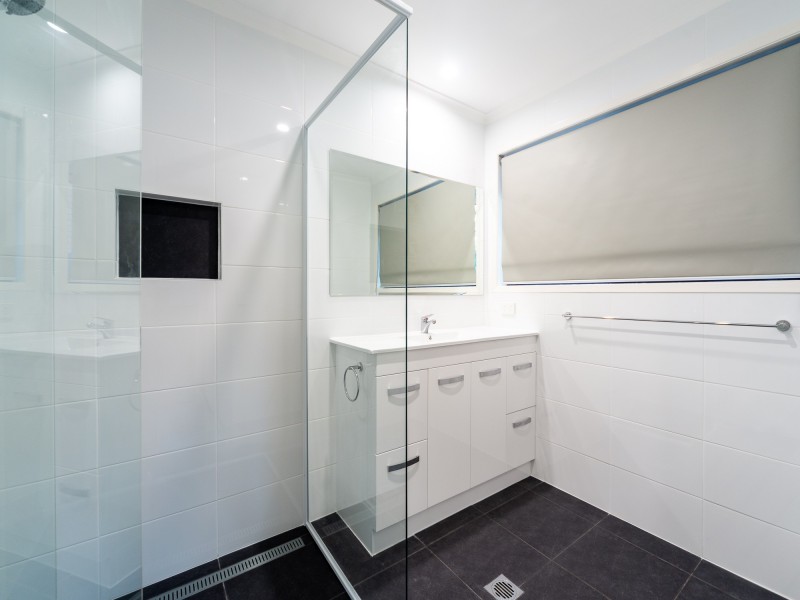 2/20 Morinda Way, Labrador QLD 4215