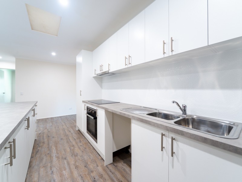 2/20 Morinda Way, Labrador QLD 4215