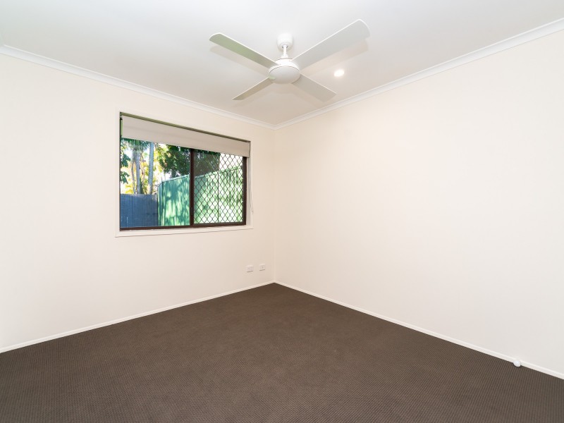 2/20 Morinda Way, Labrador QLD 4215