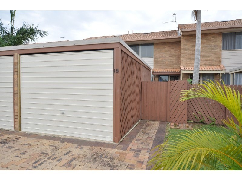 18/81 Olsen Avenue, Labrador QLD 4215