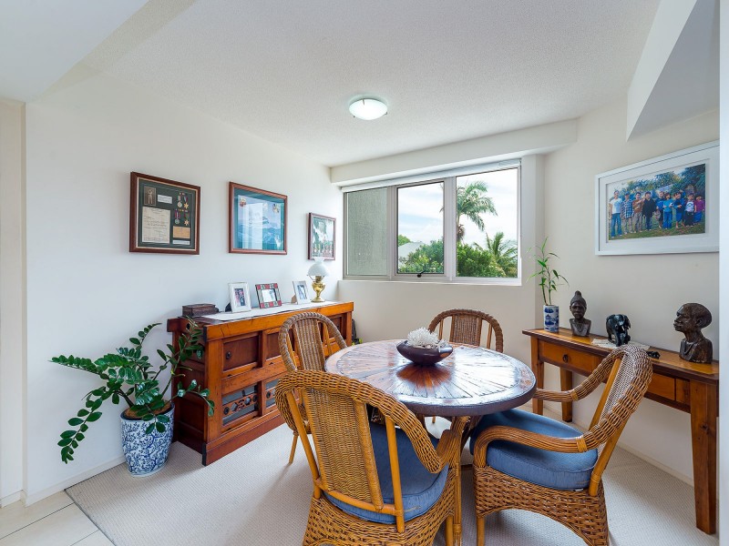 4/242 Marine Parade, Labrador QLD 4215