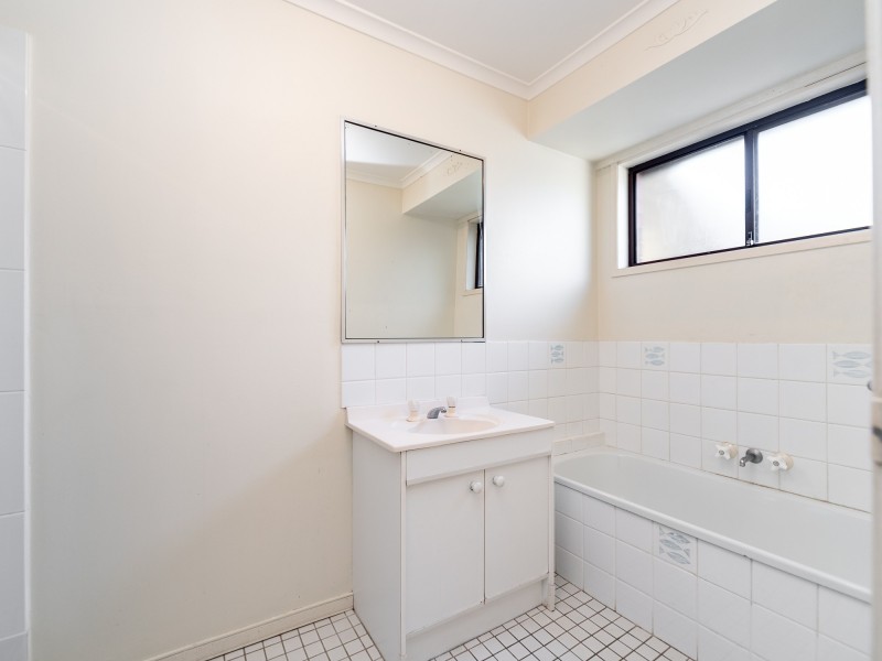 1/12 Telopea Street, Labrador QLD 4215