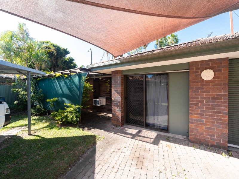 2/12 Telopea Street, Labrador QLD 4215