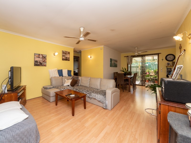 2/12 Telopea Street, Labrador QLD 4215