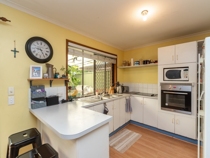 2/12 Telopea Street, Labrador QLD 4215
