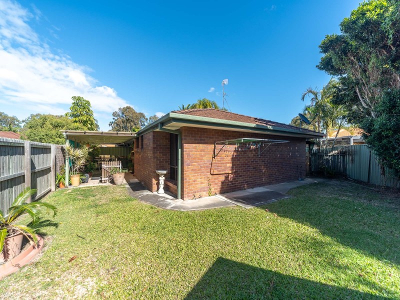 2/12 Telopea Street, Labrador QLD 4215