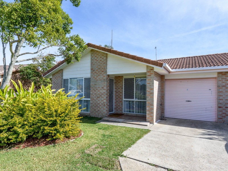 1/18 Annette Court, Labrador QLD 4215