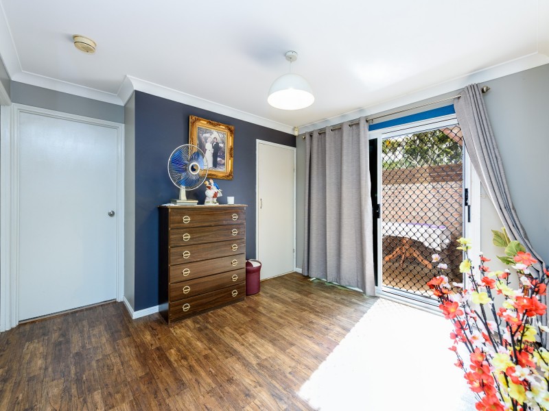 1/18 Annette Court, Labrador QLD 4215