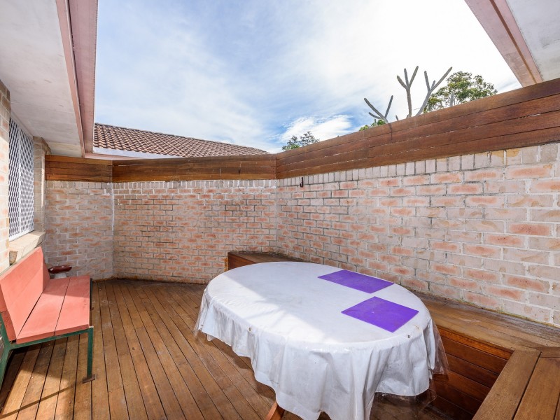 1/18 Annette Court, Labrador QLD 4215