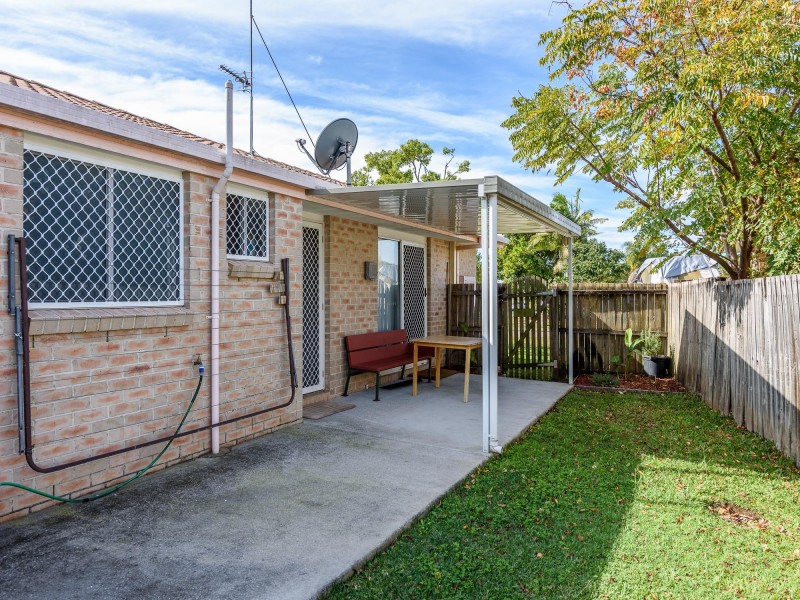1/18 Annette Court, Labrador QLD 4215