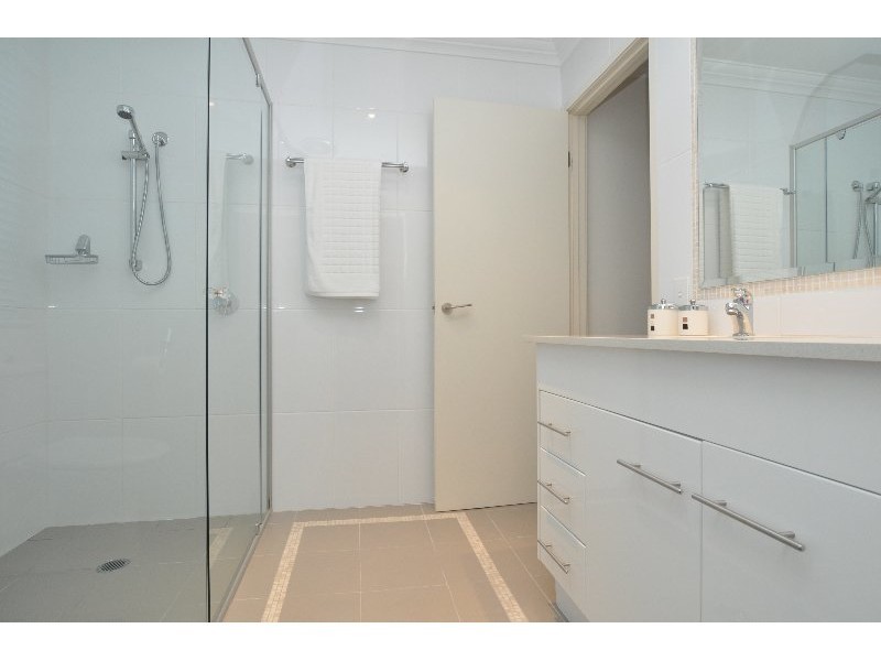 2/53 Hollywell Road, Biggera Waters QLD 4216