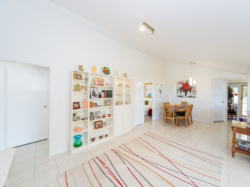 26 Ashburton Close, Arundel QLD 4214