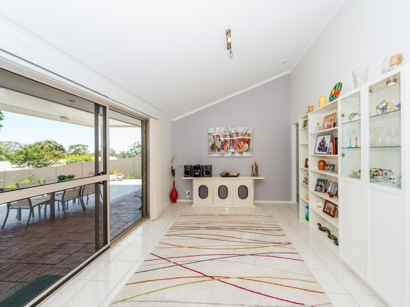 26 Ashburton Close, Arundel QLD 4214