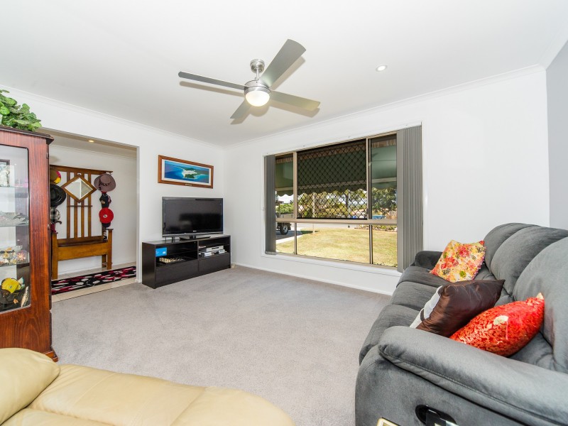 26 Ashburton Close, Arundel QLD 4214