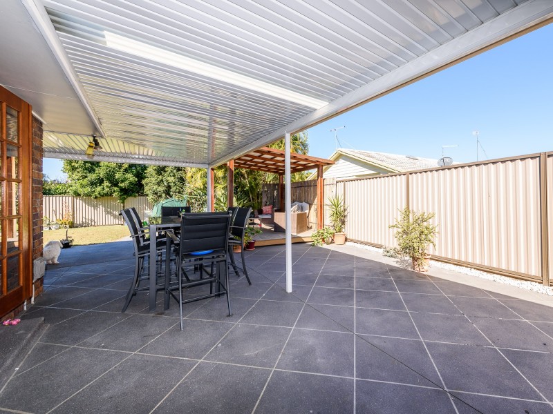 4 Minden Crescent, Helensvale QLD 4212