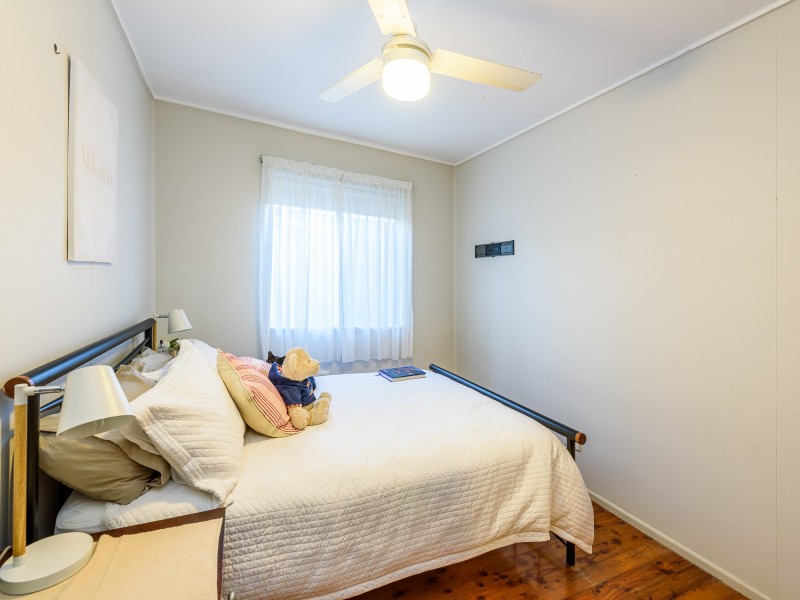 13 Goss Avenue, Labrador QLD 4215