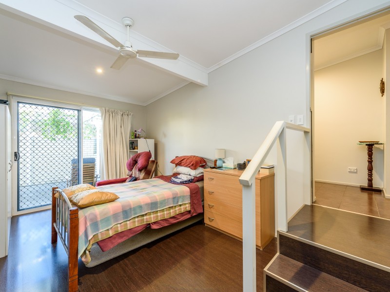 13 Goss Avenue, Labrador QLD 4215