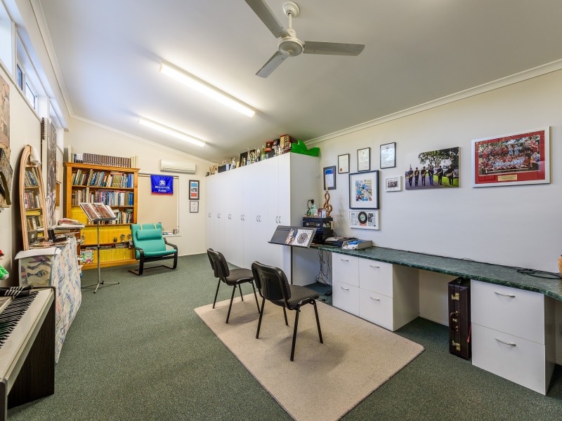 13 Goss Avenue, Labrador QLD 4215