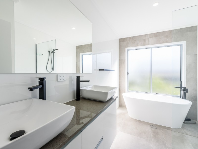 2/3 Kenmar Street, Labrador QLD 4215