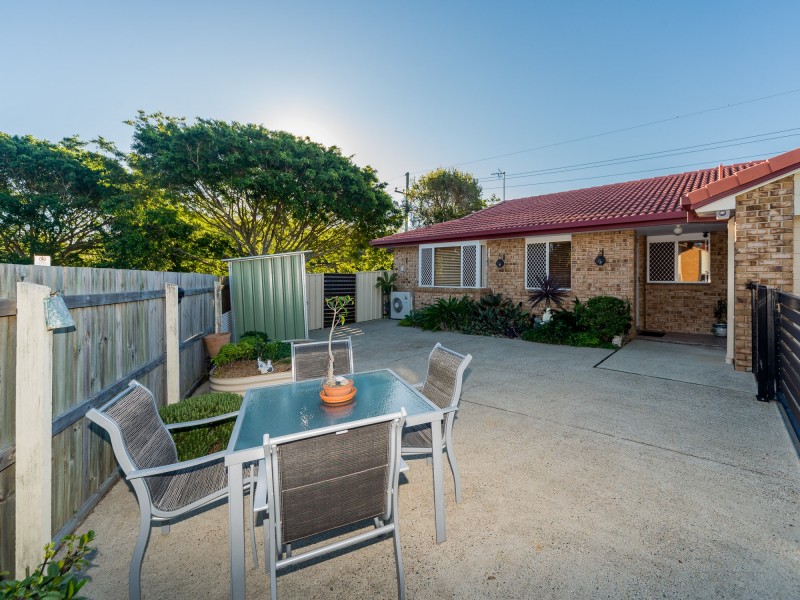 1/13 Jannie Court, Labrador QLD 4215