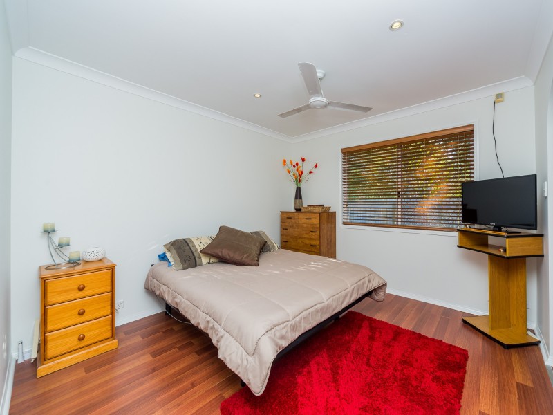 1/13 Jannie Court, Labrador QLD 4215