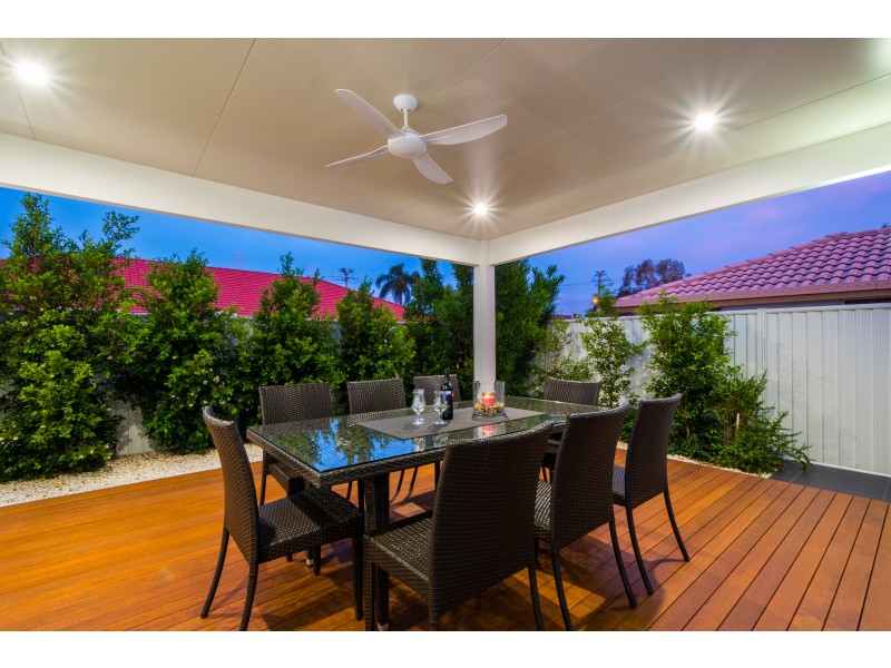 25A Milton Avenue, Paradise Point QLD 4216