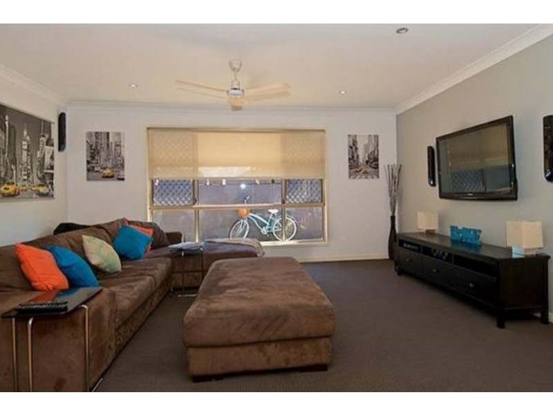 11 Harrow Place, Arundel QLD 4214