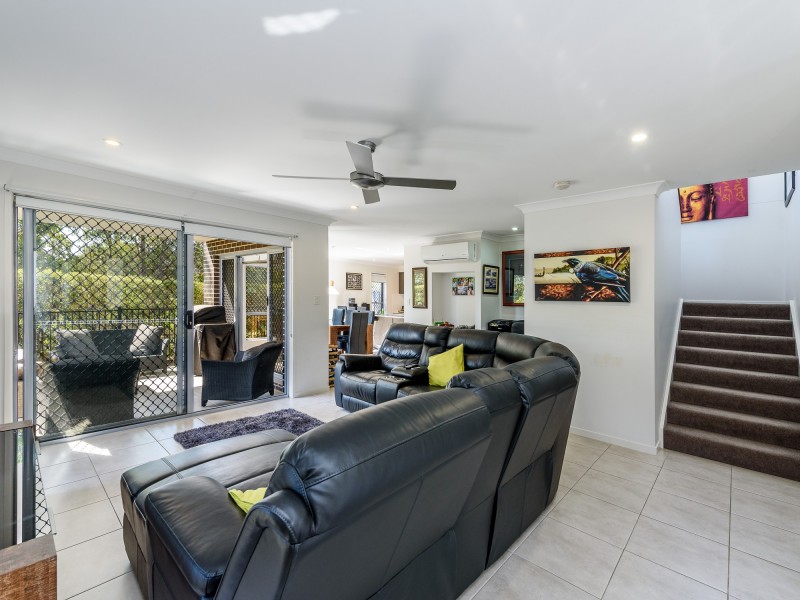 5 Pacific Place, Pacific Pines QLD 4211