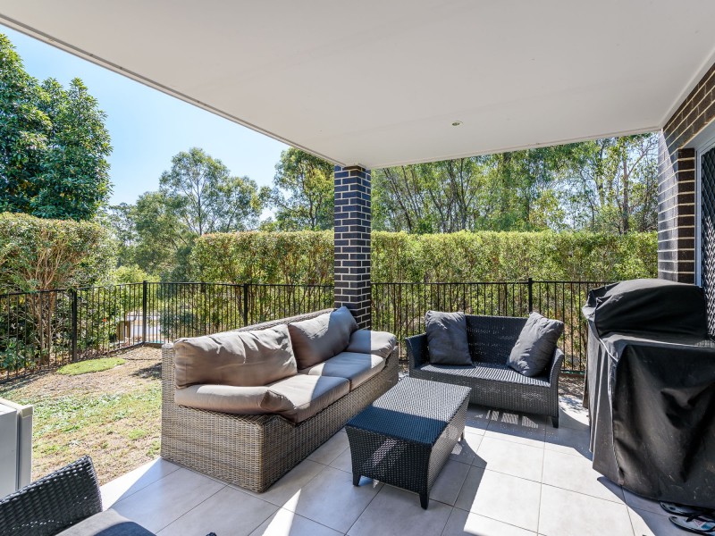 5 Pacific Place, Pacific Pines QLD 4211