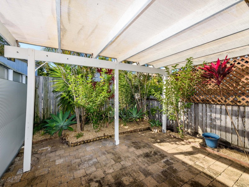 11/81 Olsen Avenue, Labrador QLD 4215