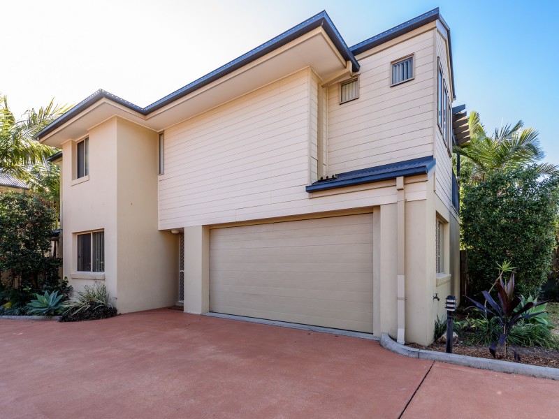 1/27 Harley Street, Labrador QLD 4215