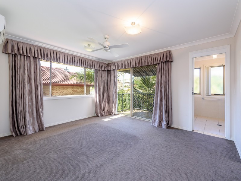 1/27 Harley Street, Labrador QLD 4215