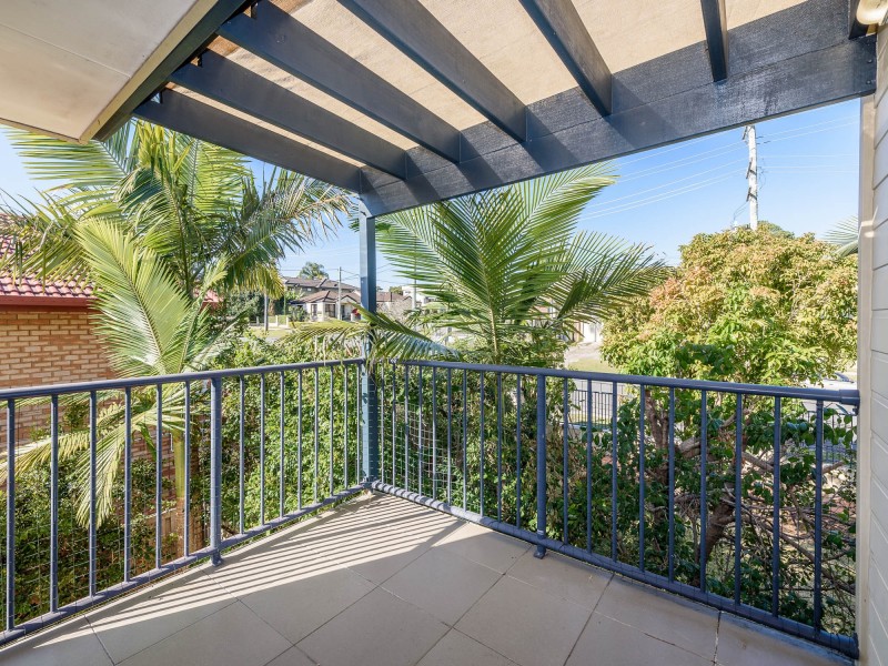 1/27 Harley Street, Labrador QLD 4215