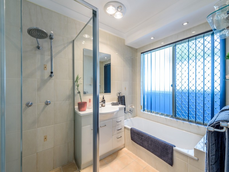 48 Clubhouse Drive, Arundel QLD 4214