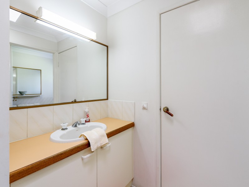 41 Uplands Drive, Parkwood QLD 4214