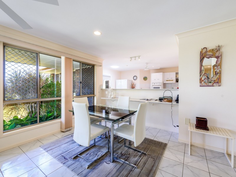 1 Leura Place, Helensvale QLD 4212