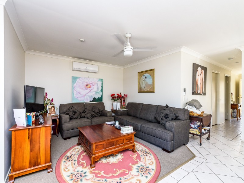 185 Greenacre Drive, Arundel QLD 4214