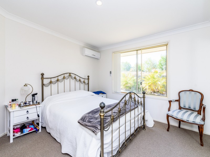 185 Greenacre Drive, Arundel QLD 4214