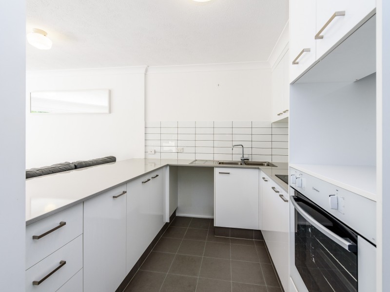 10/444 Marine Parade, Biggera Waters QLD 4216
