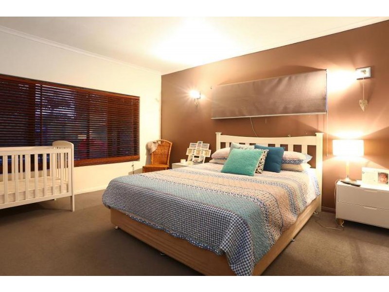 14 Ernest Street, Labrador QLD 4215