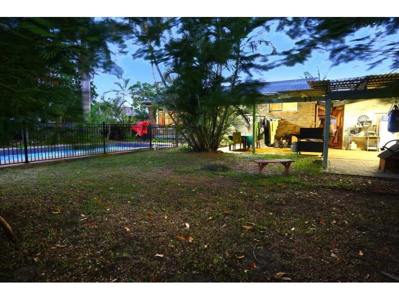 14 Ernest Street, Labrador QLD 4215