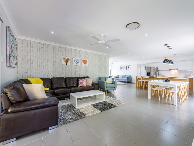 68 Harmsworth Road, Pacific Pines QLD 4211